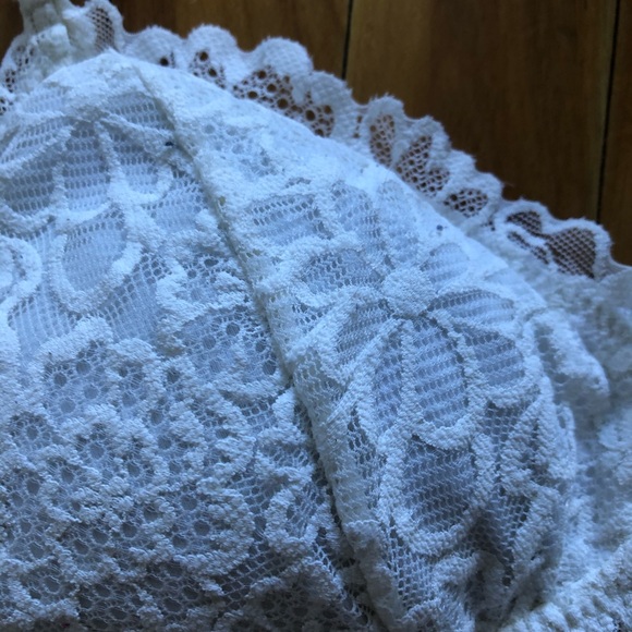 White Bralette with removable padding - Picture 4 of 4